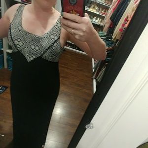 Balck and white maxi